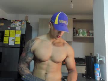 WebCam whore nicolasmuscle